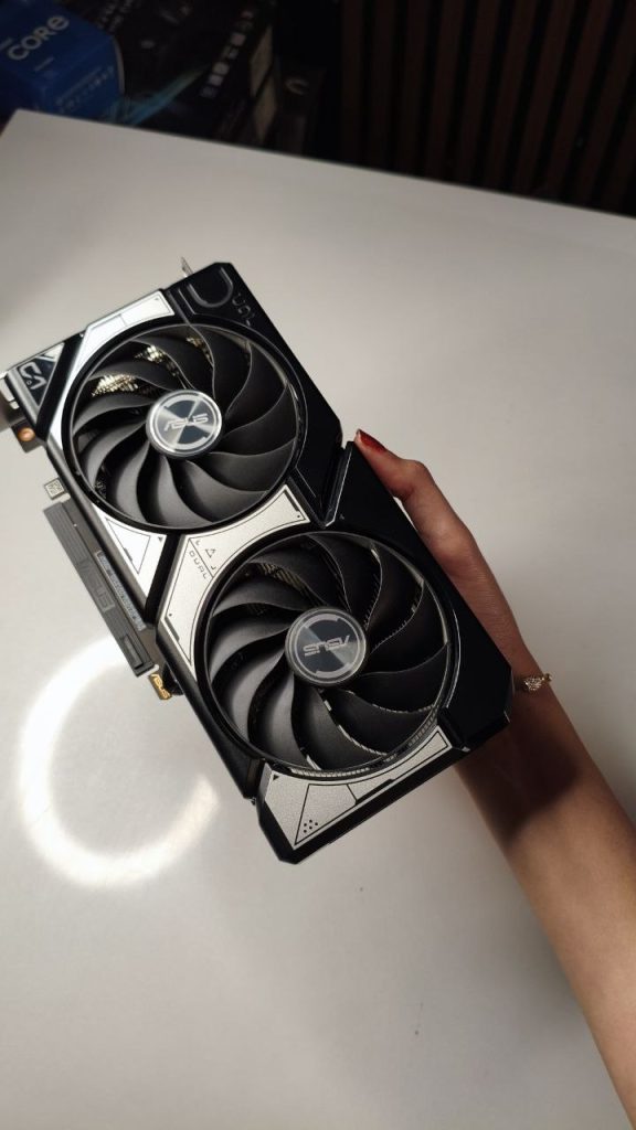 ASUS Dual RTX 5060 8GB OC